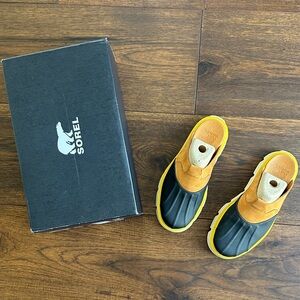 Sorel Tan and Black Clog